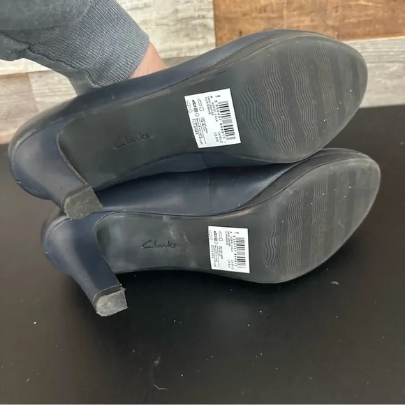 Clarks Women's Adriel Viola Dress Pump size 10 M Heel Navy Blue Business Casual - Picture 8 of 9